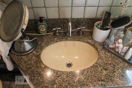 Apartamento à venda com 324m², 4 quartos e 2 vagasBanheiro do Quarto 3 - Suíte