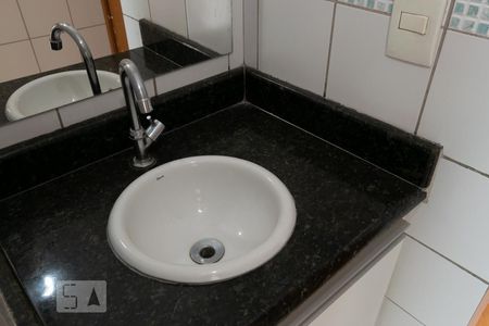 Apartamento para alugar com 56m², 2 quartos e 1 vagaDetalhe do lavabo