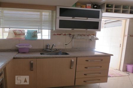 Apartamento para alugar com 70m², 2 quartos e sem vagaCozinha 