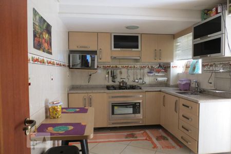 Apartamento para alugar com 70m², 2 quartos e sem vagaCozinha 