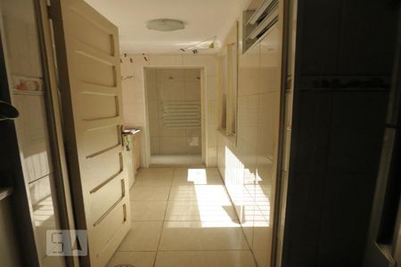 Apartamento para alugar com 70m², 2 quartos e sem vagaCorredor para área de serviço 