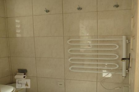 Apartamento para alugar com 70m², 2 quartos e sem vagaBanheiro da Área de serviço 