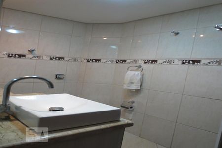 Apartamento para alugar com 70m², 2 quartos e sem vagaBanheiro 