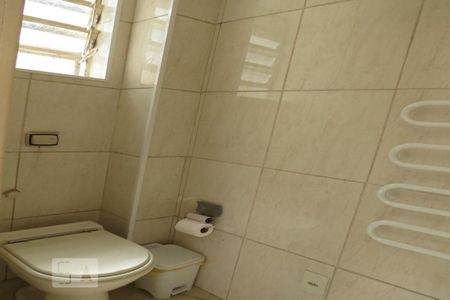 Apartamento para alugar com 70m², 2 quartos e sem vagaBanheiro da Área de serviço 