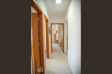 Corredor de apartamento para alugar com 3 quartos, 85m² em Santa Maria, São Caetano do Sul