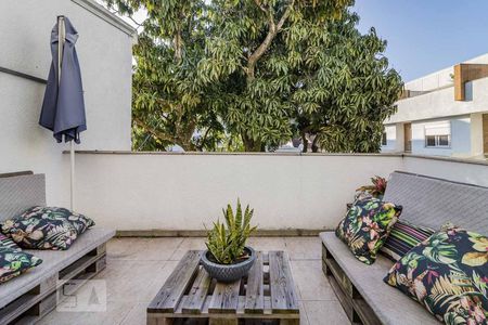 Casa de condomínio à venda com 320m², 4 quartos e 2 vagasTerraço