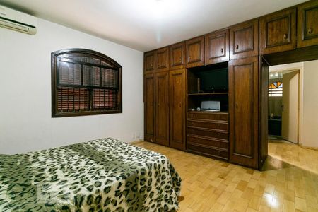 Casa para alugar com 350m², 3 quartos e 4 vagasSuíte