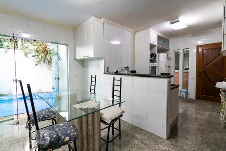 Casa para alugar com 350m², 3 quartos e 4 vagasCozinha