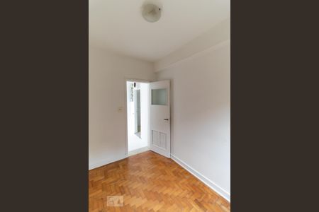Quarto de serviço de apartamento para alugar com 2 quartos, 75m² em Paraíso, São Paulo