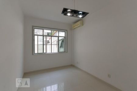 Sala de apartamento à venda com 2 quartos, 70m² em Tijuca, Rio de Janeiro