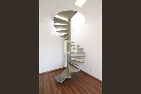 Escada de apartamento à venda com 2 quartos, 93m² em Jardim Monte Kemel, São Paulo