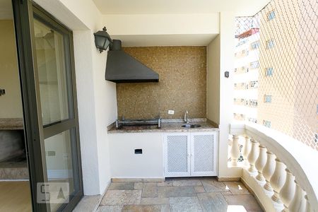 varanda com churrasqueira  de apartamento para alugar com 3 quartos, 100m² em Vila Andrade, São Paulo