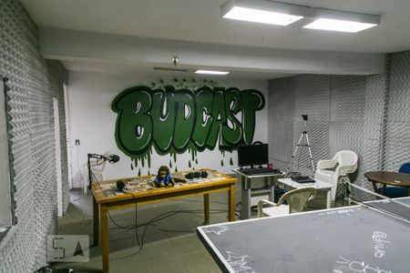 Casa à venda com 350m², 4 quartos e 3 vagas Casa à venda com 350m², 4 quartos e 3 vagasSalão