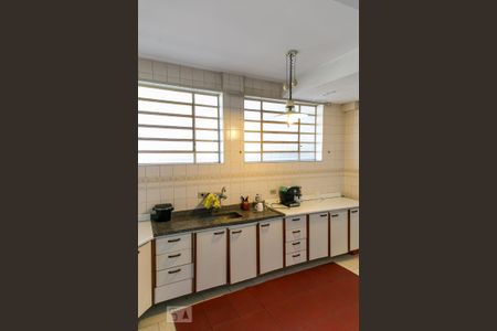 Casa à venda com 350m², 4 quartos e 3 vagas Casa à venda com 350m², 4 quartos e 3 vagasCozinha 2