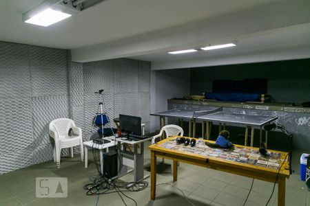 Casa à venda com 350m², 4 quartos e 3 vagas Casa à venda com 350m², 4 quartos e 3 vagasSalão