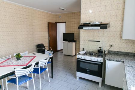 Casa à venda com 350m², 4 quartos e 3 vagas Casa à venda com 350m², 4 quartos e 3 vagasCozinha