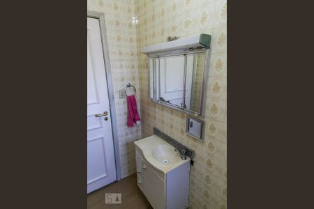 Casa à venda com 350m², 4 quartos e 3 vagas Casa à venda com 350m², 4 quartos e 3 vagasBanheiro da Suíte