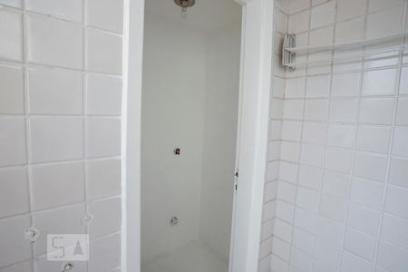 Apartamento para alugar com 70m², 2 quartos e 1 vaga Apartamento para alugar com 70m², 2 quartos e 1 vagaBanheiro de Serviço