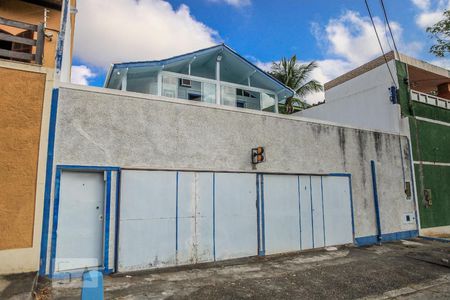 Casa à venda com 504m², 2 quartos e 2 vagas Casa à venda com 504m², 2 quartos e 2 vagasFachada