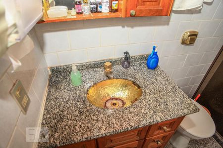 Casa à venda com 504m², 2 quartos e 2 vagas Casa à venda com 504m², 2 quartos e 2 vagasBanheiro