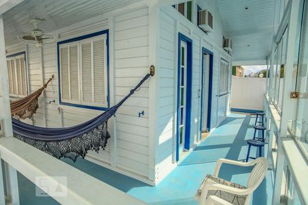 Casa à venda com 504m², 2 quartos e 2 vagas Casa à venda com 504m², 2 quartos e 2 vagasVaranda externa