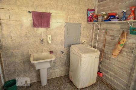 Casa à venda com 504m², 2 quartos e 2 vagas Casa à venda com 504m², 2 quartos e 2 vagasÁrea de serviço