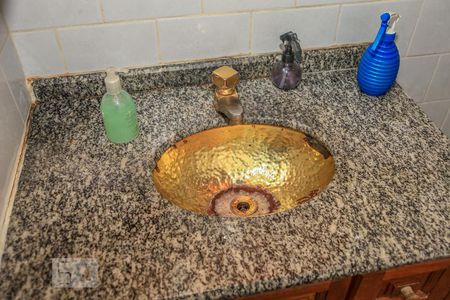 Casa à venda com 504m², 2 quartos e 2 vagas Casa à venda com 504m², 2 quartos e 2 vagasBanheiro