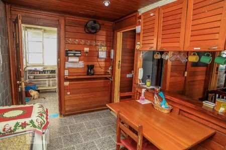 Casa à venda com 504m², 2 quartos e 2 vagas Casa à venda com 504m², 2 quartos e 2 vagasCozinha