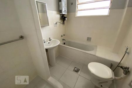 Apartamento à venda com 96m², 3 quartos e sem vaga Apartamento à venda com 96m², 3 quartos e sem vagaBanheiro
