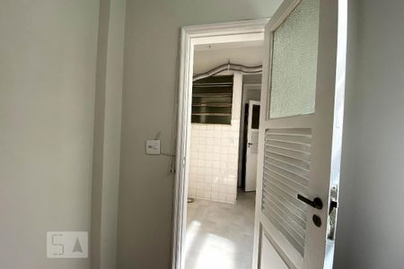 Apartamento à venda com 96m², 3 quartos e sem vaga Apartamento à venda com 96m², 3 quartos e sem vagaQuarto de Serviço