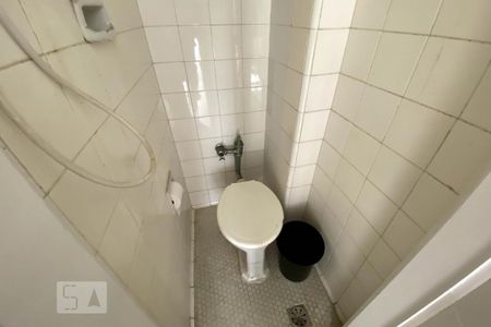 Apartamento à venda com 96m², 3 quartos e sem vaga Apartamento à venda com 96m², 3 quartos e sem vagaBanheiro de Serviço