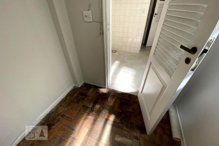 Apartamento à venda com 96m², 3 quartos e sem vaga Apartamento à venda com 96m², 3 quartos e sem vagaQuarto de Serviço
