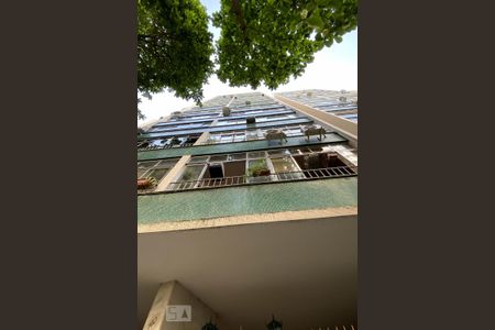 Apartamento à venda com 96m², 3 quartos e sem vaga Apartamento à venda com 96m², 3 quartos e sem vagaFachada