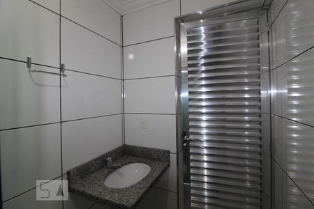 Casa para alugar com 65m², 2 quartos e sem vagaBanheiro