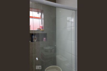 Casa à venda com 100m², 2 quartos e 1 vaga Casa à venda com 100m², 2 quartos e 1 vagaBanheiro - Box de Vidro