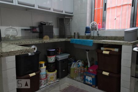 Casa à venda com 100m², 2 quartos e 1 vaga Casa à venda com 100m², 2 quartos e 1 vagaCozinha