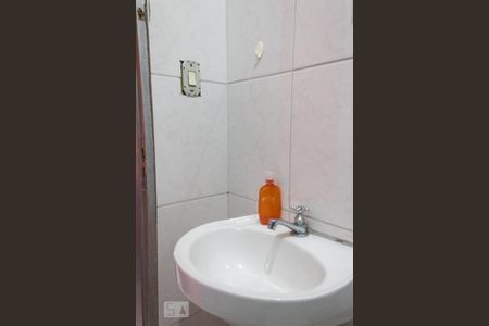 Casa à venda com 100m², 2 quartos e 1 vaga Casa à venda com 100m², 2 quartos e 1 vagaBanheiro Social