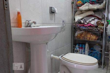 Casa à venda com 100m², 2 quartos e 1 vaga Casa à venda com 100m², 2 quartos e 1 vagaBanheiro Social