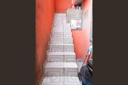 Casa à venda com 100m², 2 quartos e 1 vaga Casa à venda com 100m², 2 quartos e 1 vagaEscada de Acesso a Área Social e Área de Serviço