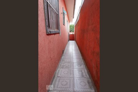 Casa à venda com 100m², 2 quartos e 1 vaga Casa à venda com 100m², 2 quartos e 1 vagaCorredor de Acesso a Casa