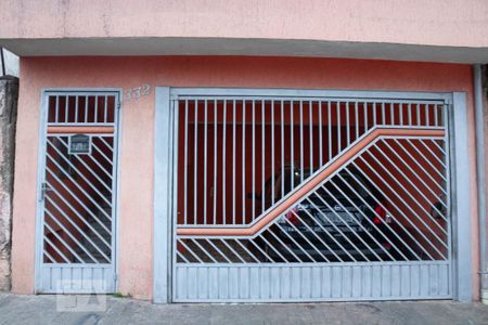 Casa à venda com 100m², 2 quartos e 1 vaga Casa à venda com 100m², 2 quartos e 1 vagaFachada