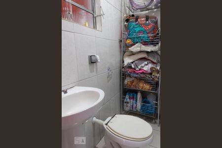 Casa à venda com 100m², 2 quartos e 1 vaga Casa à venda com 100m², 2 quartos e 1 vagaBanheiro Social