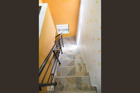 Casa à venda com 165m², 3 quartos e 2 vagasEscada