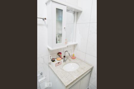 Casa à venda com 165m², 3 quartos e 2 vagasBanheiro do Quarto 2