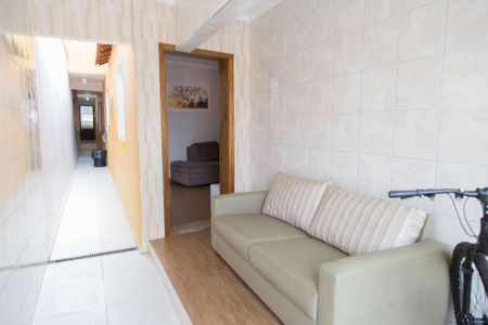 Casa à venda com 165m², 3 quartos e 2 vagasEntrada