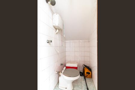 Casa à venda com 287m², 4 quartos e 6 vagas Casa à venda com 287m², 4 quartos e 6 vagasBanheiro de Serviço