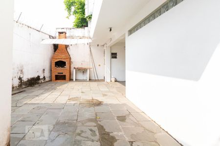 Casa à venda com 287m², 4 quartos e 6 vagas Casa à venda com 287m², 4 quartos e 6 vagasQuintal