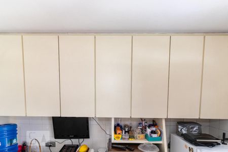 Casa à venda com 287m², 4 quartos e 6 vagas Casa à venda com 287m², 4 quartos e 6 vagasCozinha - Armários