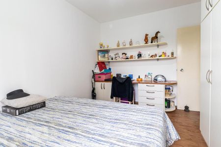 Casa à venda com 287m², 4 quartos e 6 vagas Casa à venda com 287m², 4 quartos e 6 vagasQuarto 2