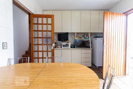 Casa à venda com 287m², 4 quartos e 6 vagas Casa à venda com 287m², 4 quartos e 6 vagasCozinha